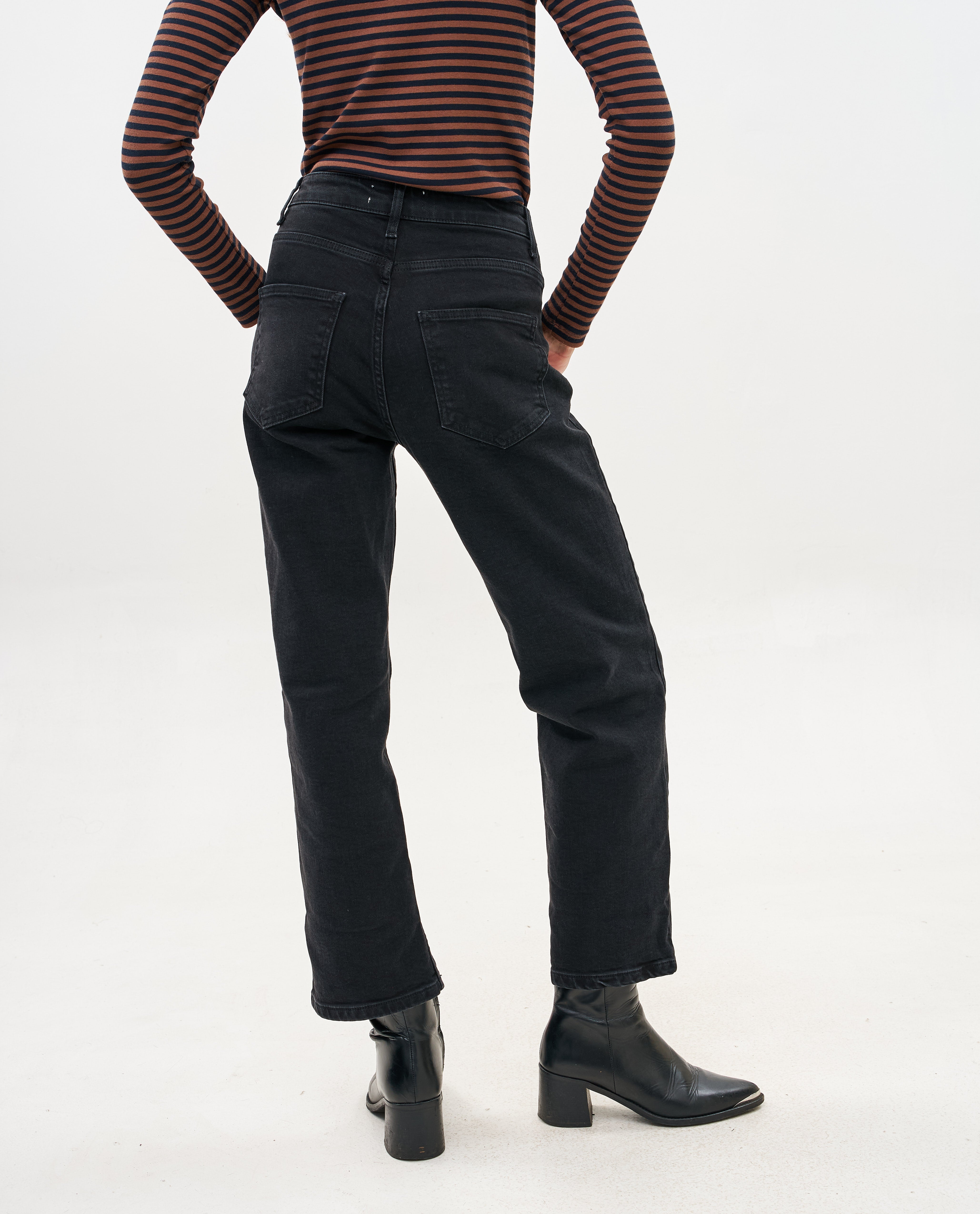 ג'ינס Ellen